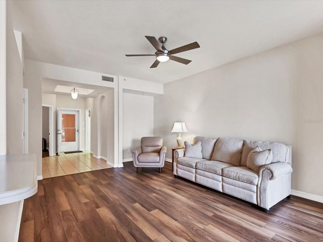 150 L PAVIA BOULEVARD 13, Venice, FL 34292