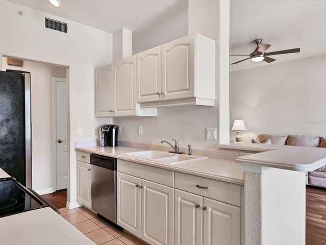 150 L PAVIA BOULEVARD 13, Venice, FL 34292