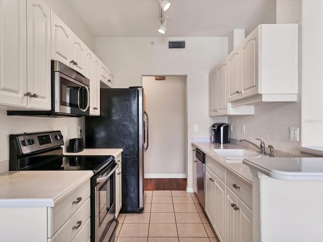 150 L PAVIA BOULEVARD 13, Venice, FL 34292