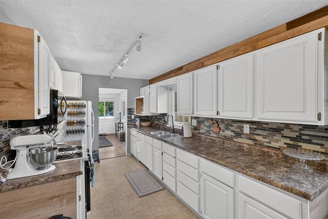 4036 Childs Avenue, Comstock Park, MI 49321