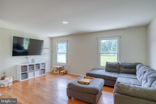 122 MARY DR, Newark, DE 19702