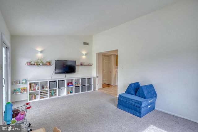 122 MARY DR, Newark, DE 19702