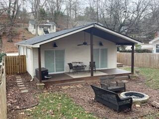 1396 Hixson Pike, Chattanooga, TN 37405