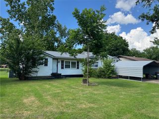 106 E Cedar Street, Hackett, AR 72937