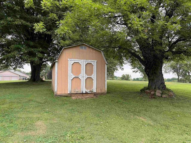 17 P Street, Bedford, IN 47421