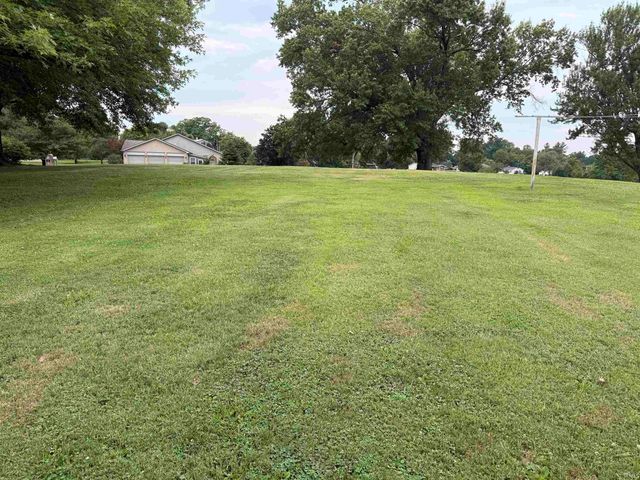 17 P Street, Bedford, IN 47421