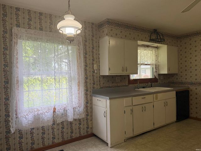 17 P Street, Bedford, IN 47421