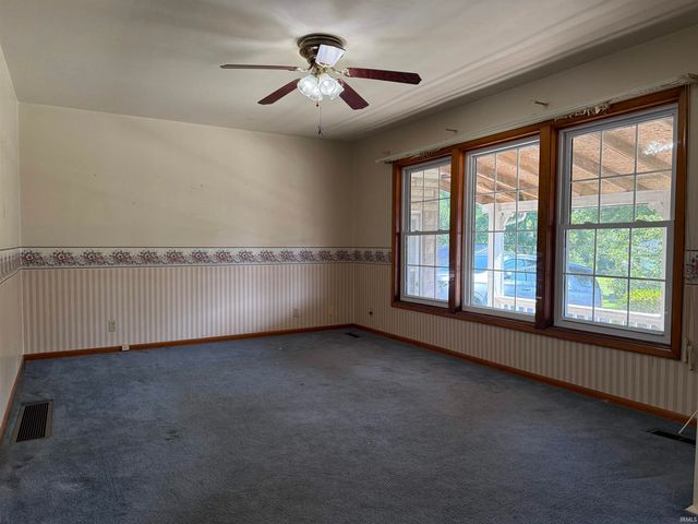 17 P Street, Bedford, IN 47421