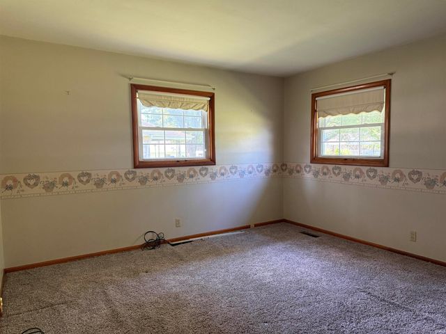 17 P Street, Bedford, IN 47421
