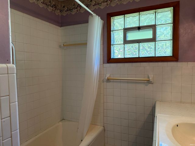 17 P Street, Bedford, IN 47421