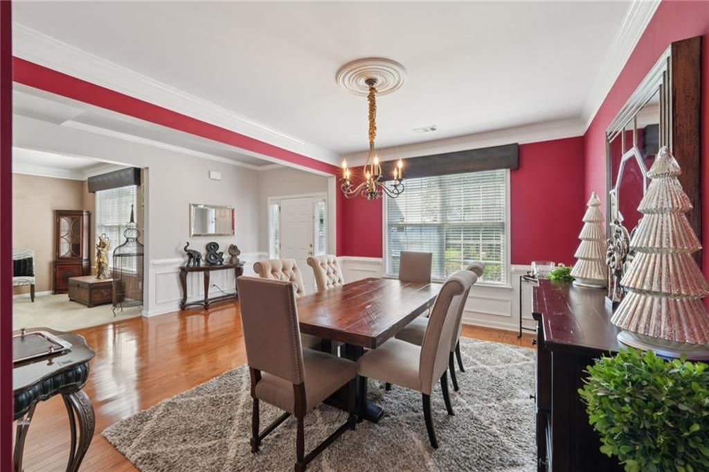 Image 13 of property listing at 852 Van Briggle Path, Sugar Hill, GA 30518