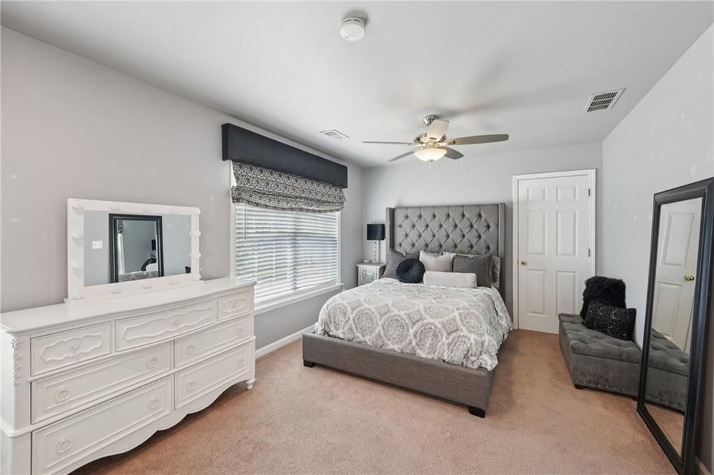 Image 35 of property listing at 852 Van Briggle Path, Sugar Hill, GA 30518