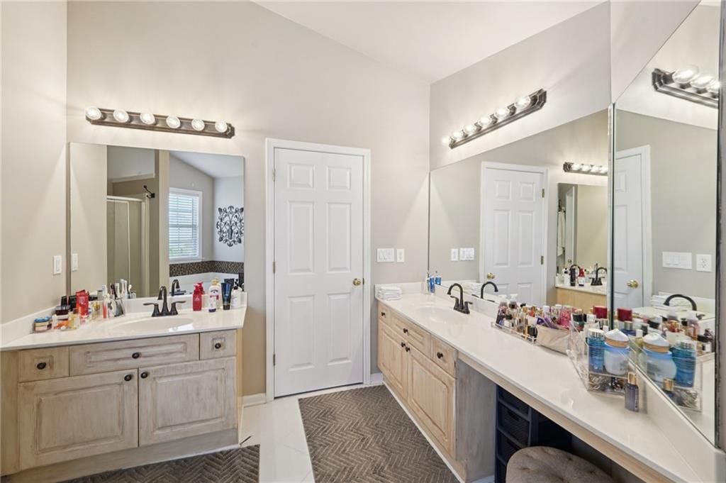 Image 46 of property listing at 852 Van Briggle Path, Sugar Hill, GA 30518