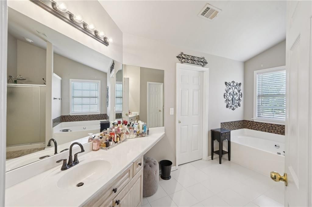 Image 48 of property listing at 852 Van Briggle Path, Sugar Hill, GA 30518