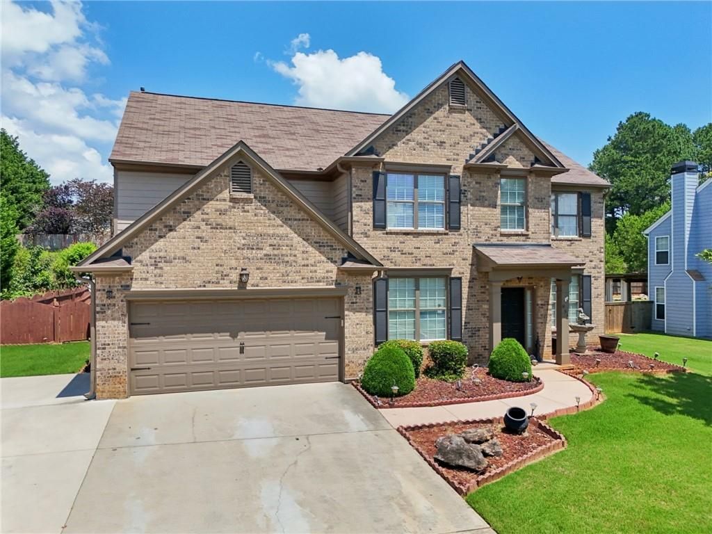 Image 61 of property listing at 852 Van Briggle Path, Sugar Hill, GA 30518