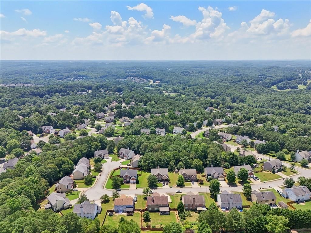 Image 76 of property listing at 852 Van Briggle Path, Sugar Hill, GA 30518