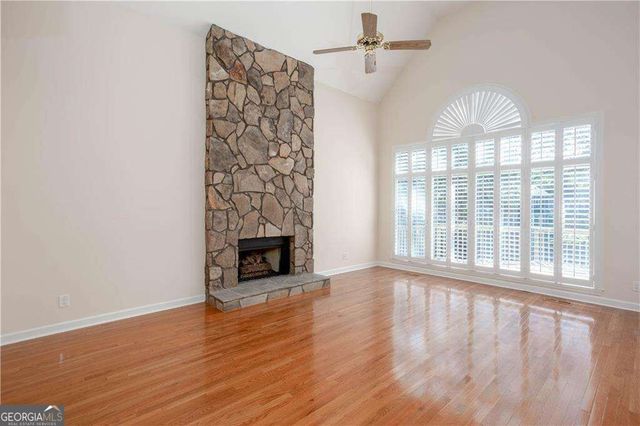 537 Delphinium Way NW, Acworth, GA 30102