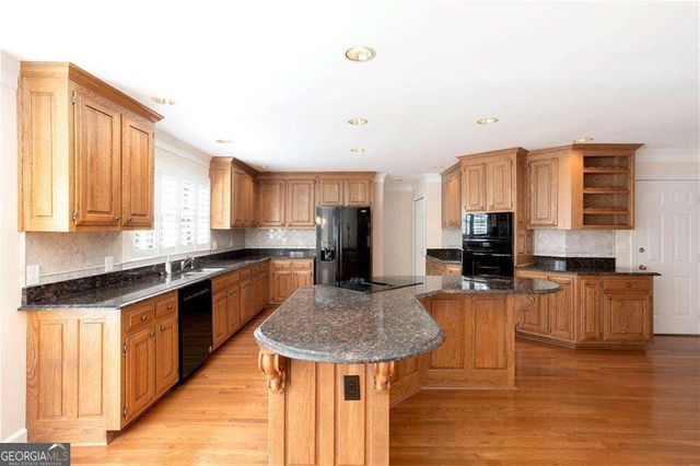 537 Delphinium Way NW, Acworth, GA 30102
