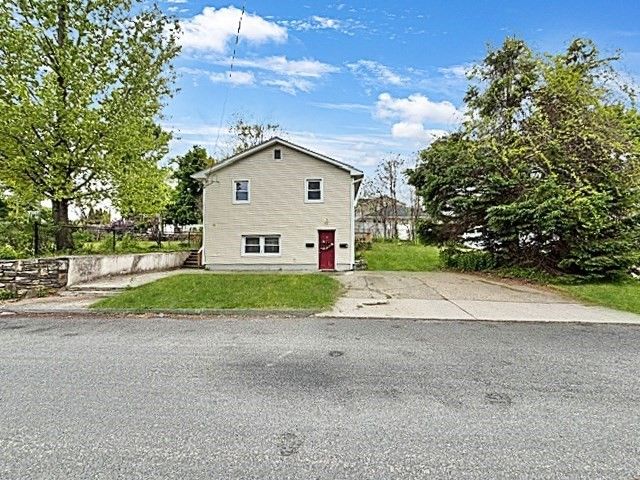 34 Marjorie St, Worcester, MA 01604