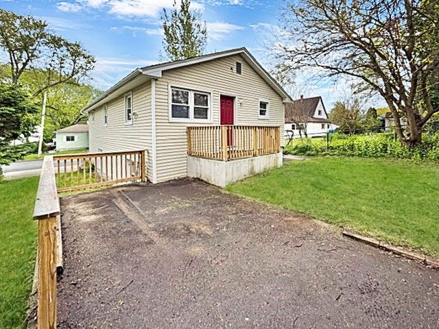 34 Marjorie St, Worcester, MA 01604