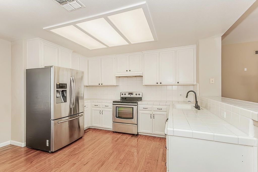 Image 10 of property listing at 6023 W Alluvial Avenue, Fresno, CA 93722