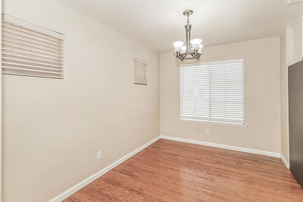Image 12 of property listing at 6023 W Alluvial Avenue, Fresno, CA 93722