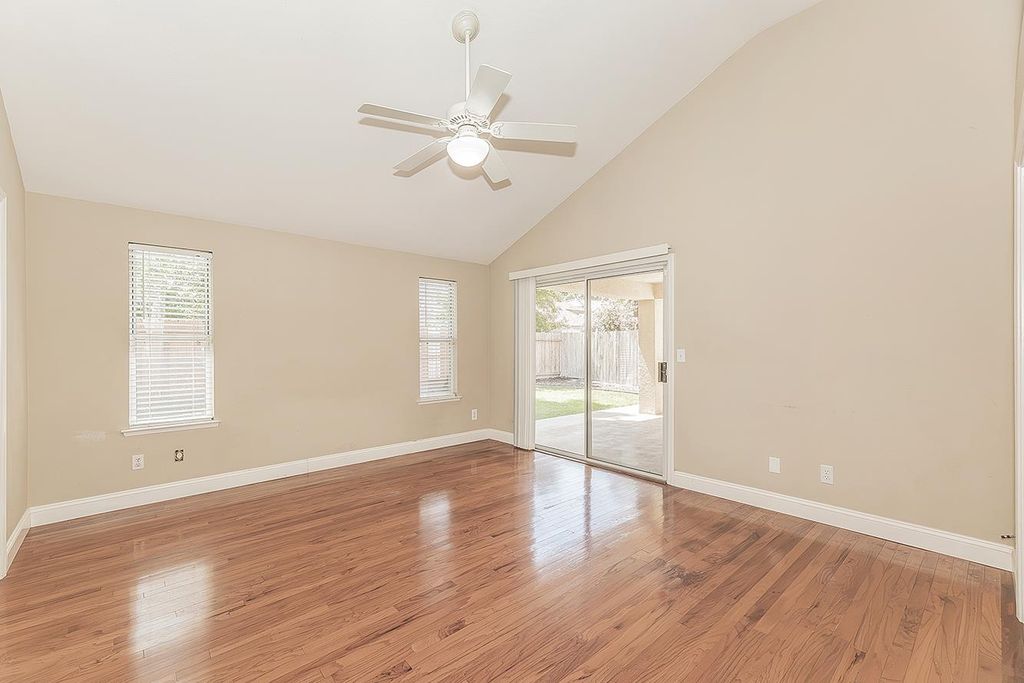 Image 13 of property listing at 6023 W Alluvial Avenue, Fresno, CA 93722