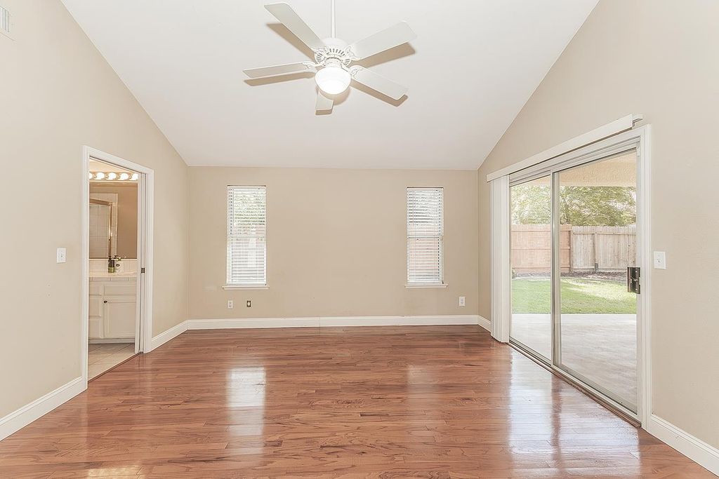 Image 14 of property listing at 6023 W Alluvial Avenue, Fresno, CA 93722