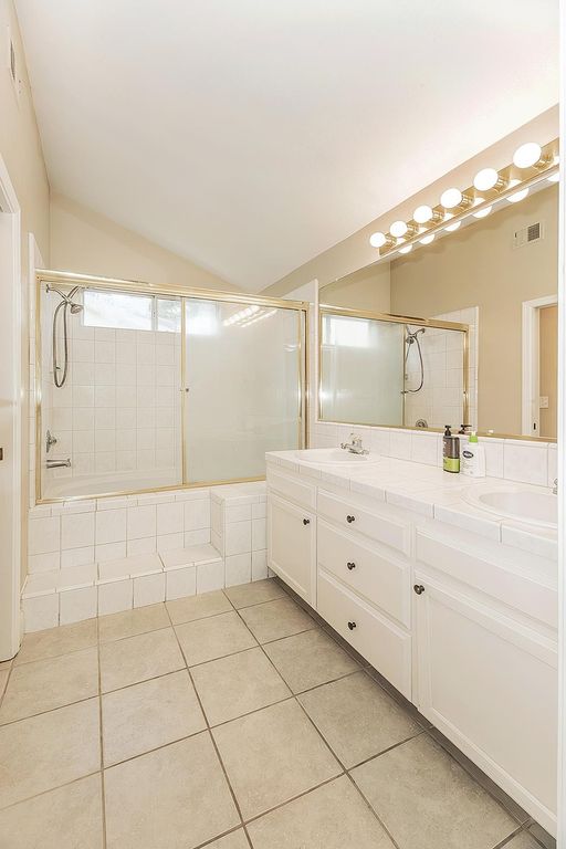 Image 20 of property listing at 6023 W Alluvial Avenue, Fresno, CA 93722