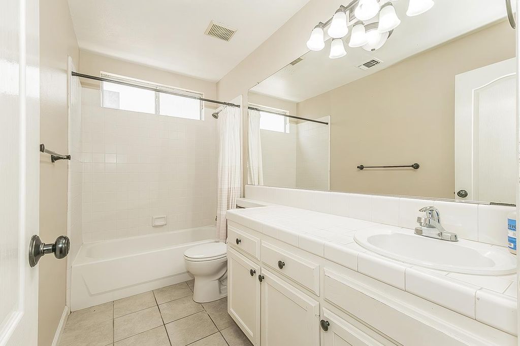 Image 24 of property listing at 6023 W Alluvial Avenue, Fresno, CA 93722