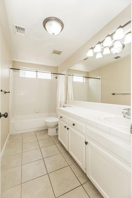 Image 25 of property listing at 6023 W Alluvial Avenue, Fresno, CA 93722