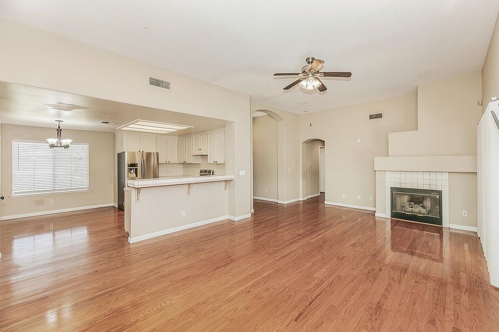 Image 7 of property listing at 6023 W Alluvial Avenue, Fresno, CA 93722
