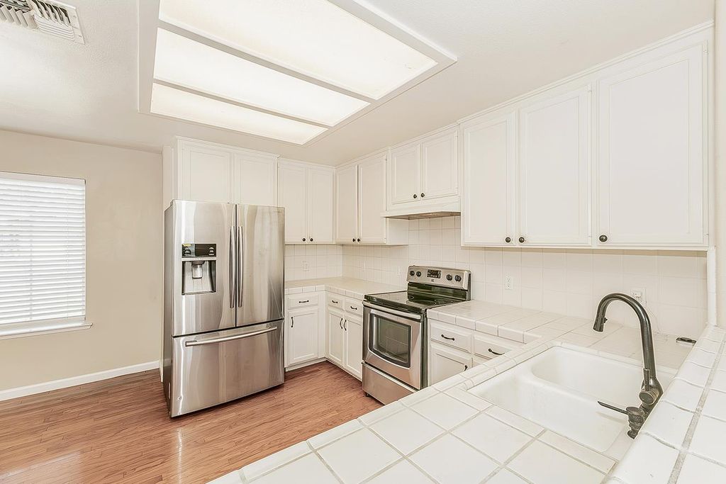 Image 9 of property listing at 6023 W Alluvial Avenue, Fresno, CA 93722