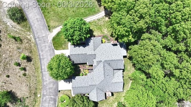 156 Sandhills Lane, Lake Orion, MI 48362