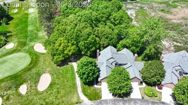 156 Sandhills Lane, Lake Orion, MI 48362