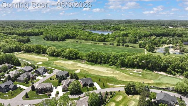 156 Sandhills Lane, Lake Orion, MI 48362