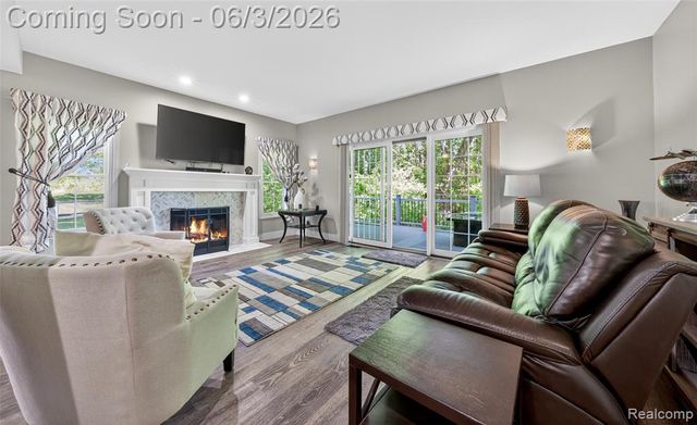 156 Sandhills Lane, Lake Orion, MI 48362
