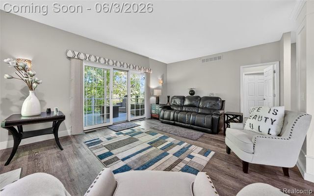156 Sandhills Lane, Lake Orion, MI 48362