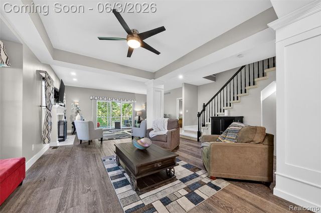 156 Sandhills Lane, Lake Orion, MI 48362