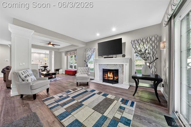 156 Sandhills Lane, Lake Orion, MI 48362