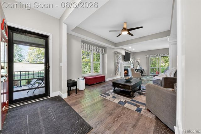 156 Sandhills Lane, Lake Orion, MI 48362