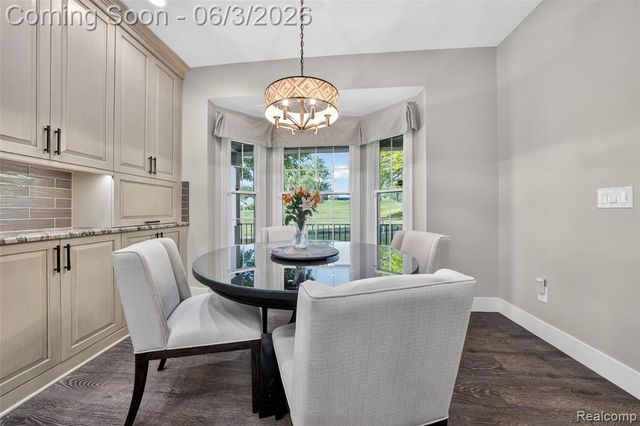 156 Sandhills Lane, Lake Orion, MI 48362