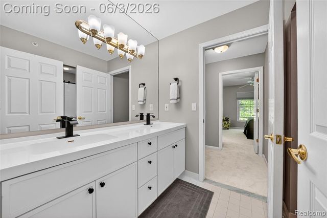 156 Sandhills Lane, Lake Orion, MI 48362