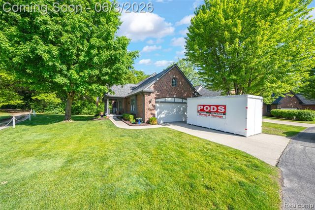 156 Sandhills Lane, Lake Orion, MI 48362