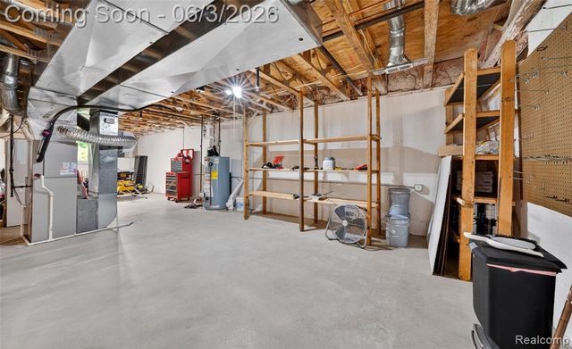 156 Sandhills Lane, Lake Orion, MI 48362