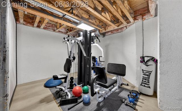 156 Sandhills Lane, Lake Orion, MI 48362