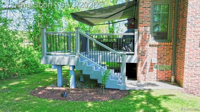 156 Sandhills Lane, Lake Orion, MI 48362