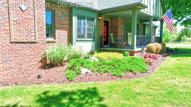 156 Sandhills Lane, Lake Orion, MI 48362