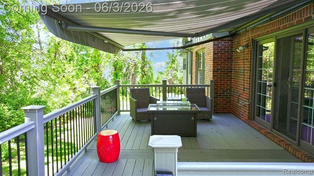 156 Sandhills Lane, Lake Orion, MI 48362