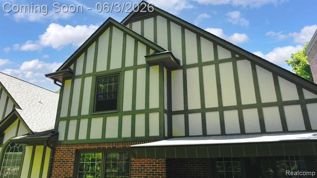 156 Sandhills Lane, Lake Orion, MI 48362